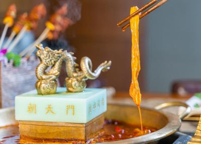 萬州開火鍋加盟店，如何讓年輕人產(chǎn)生興趣？
