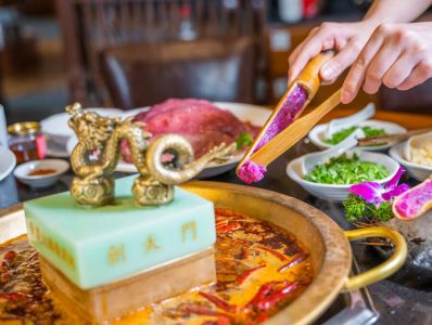 墊江開火鍋加盟店，如何做好戶外宣傳？