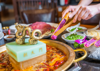 重慶有名氣的火鍋品牌有哪些？這家的歷史有點(diǎn)久遠(yuǎn)！