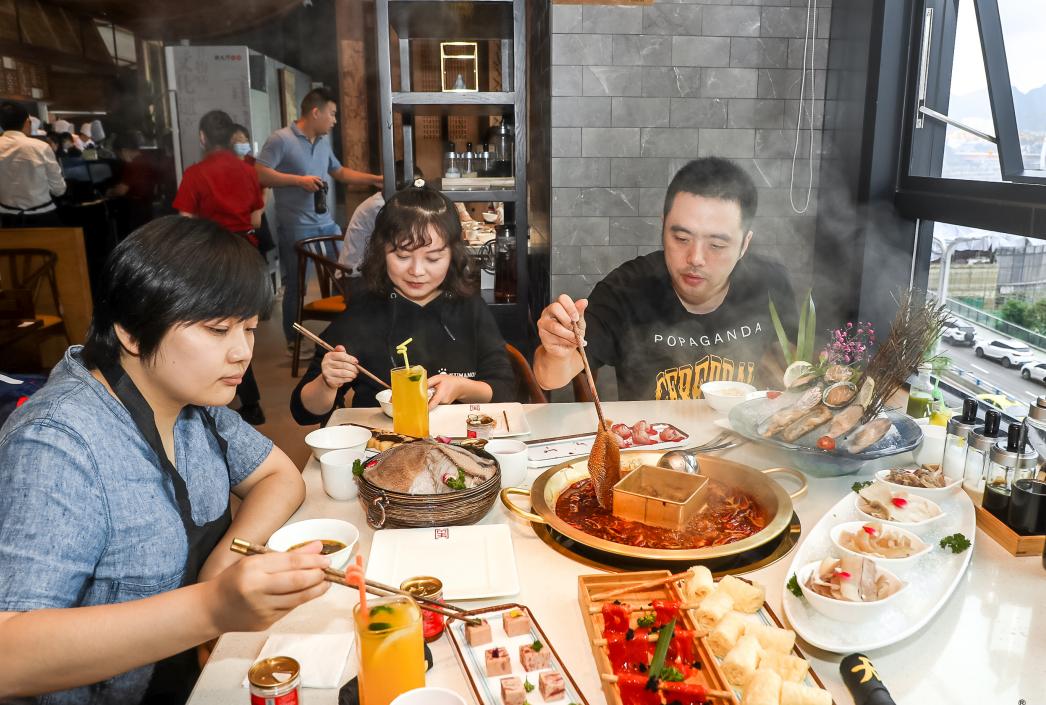 桂林開火鍋加盟店，如何才能擁有穩定的客源？