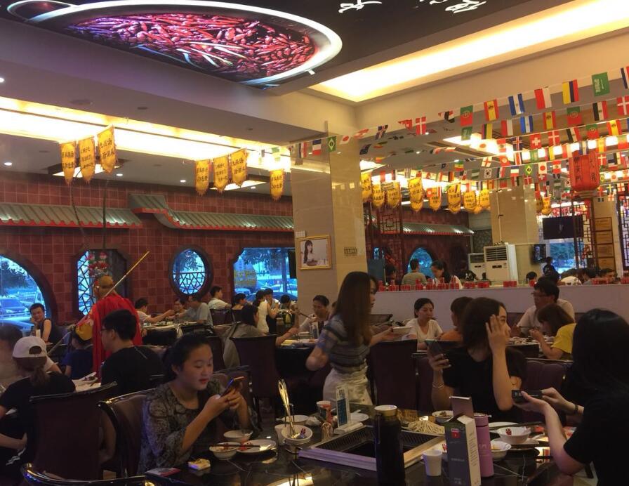 90后不會(huì)炒底料如何開火鍋店呢？