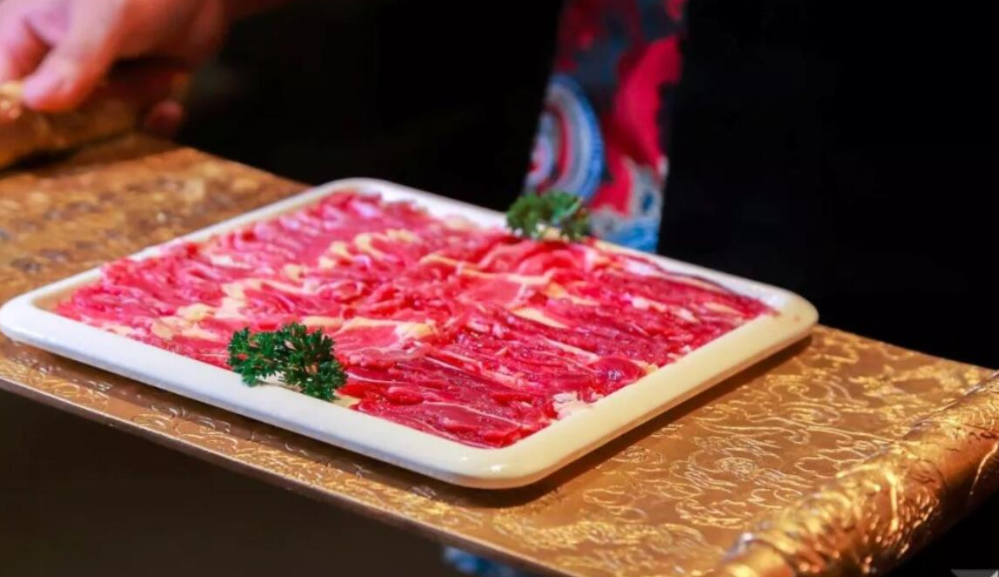 在西藏，吃一頓重慶火鍋把，附帶美食旅行攻略！